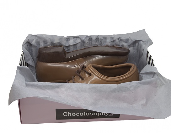 Caja Con Dos Zapatos De Cordones Chocolate. Chocolosophy